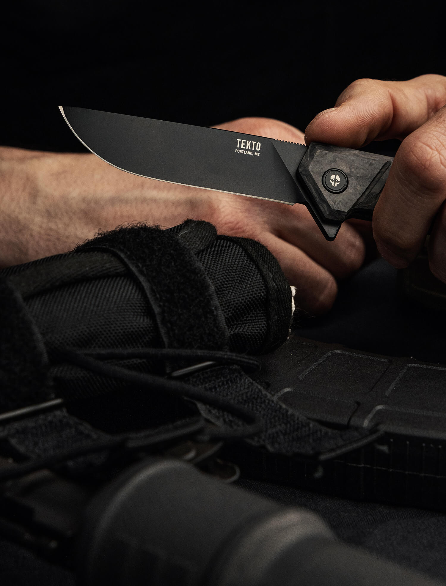Tekto Knife Banner